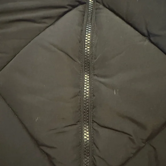 Love Tree Women's Black Cropped Puffer Jacket - Picture 6 of 6